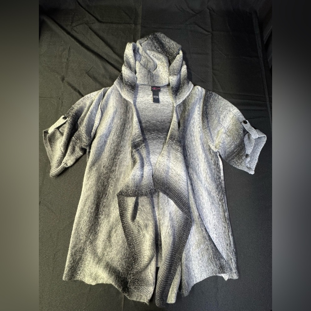 Torrid Size 2 Short Sleeve Knit Hooded Gray Blend Cascade Style Cardigan